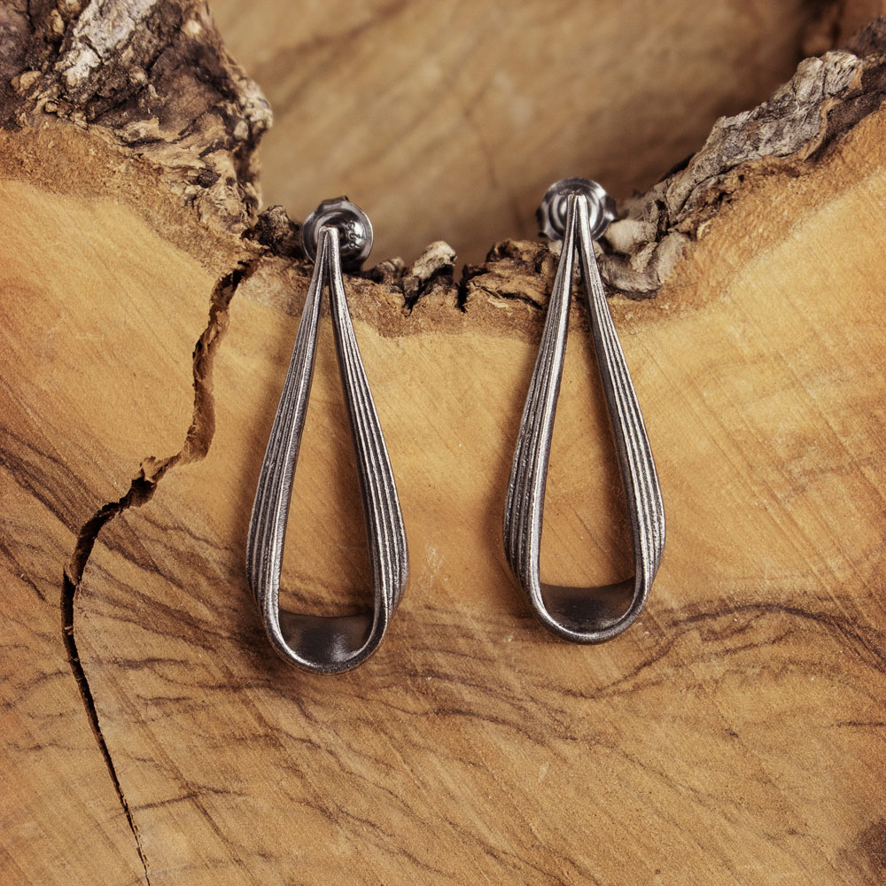 Teardrop-Shaped Earrings in Oxidized Sterling Silver