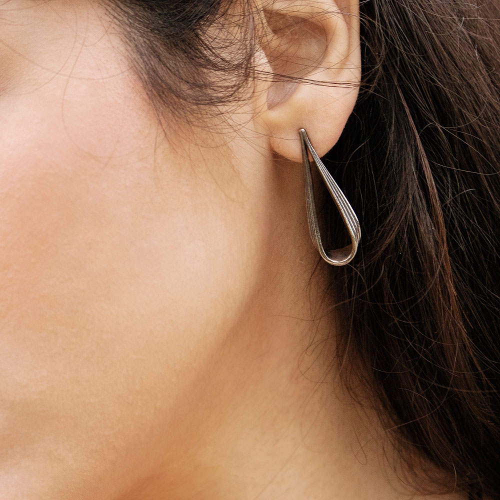 Teardrop-Shaped Earrings in Oxidized Sterling Silver