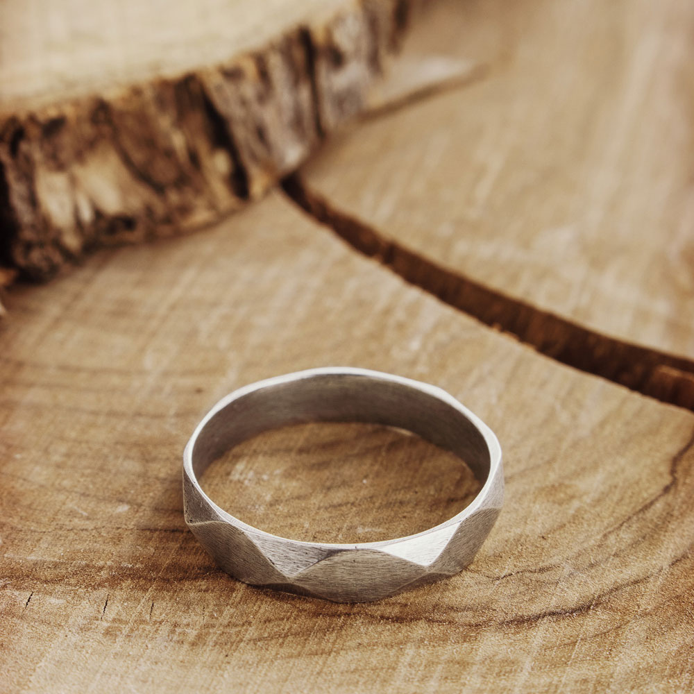 Rhombus Patterned Band Ring in Oxidized Sterling Silver