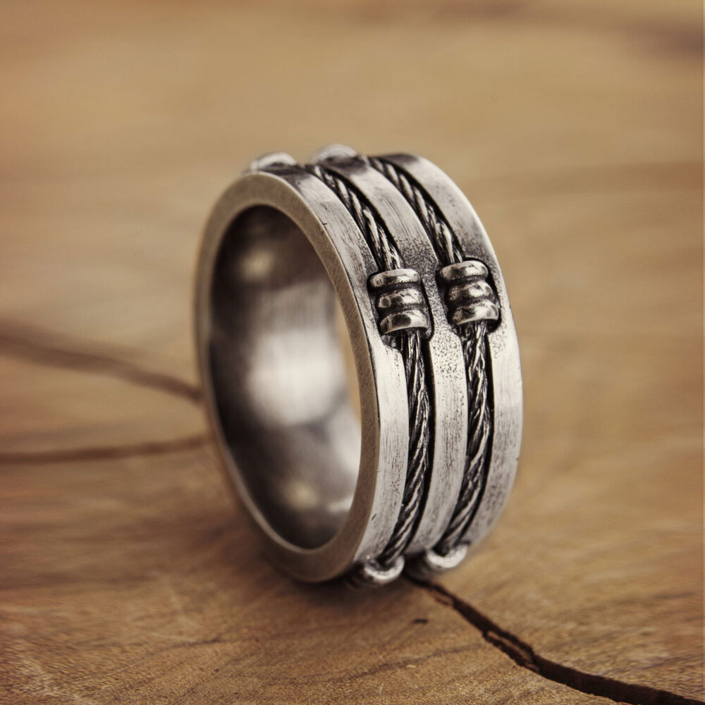 Thick Engraved Ring with Twisted Wires in Sterling Silver