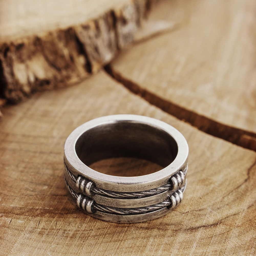 De layout wandelen Belastingen Thick Engraved Ring with Twisted Wires in Sterling Silver - Silvertraits