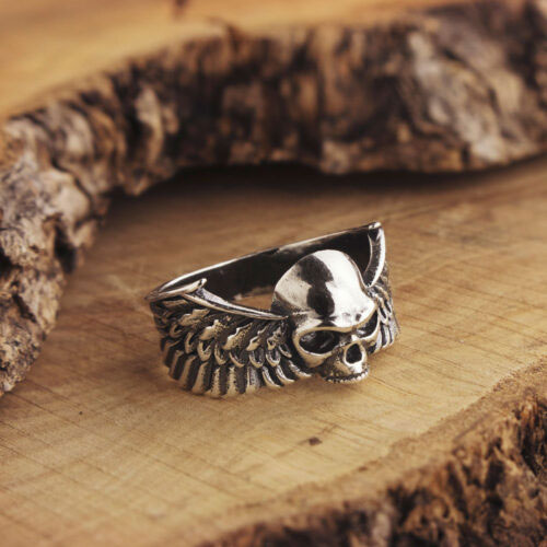 Skull Ring in Oxidized Sterling Silver