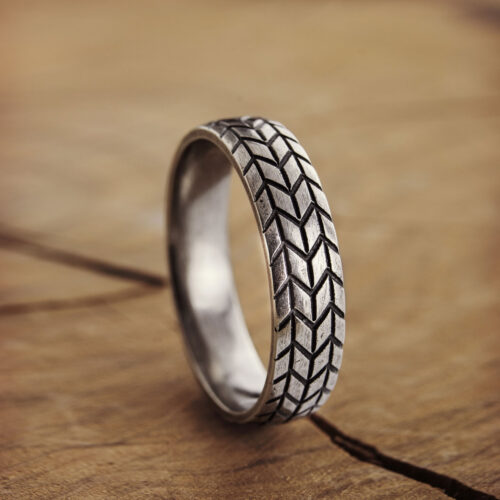 Engraved Band Ring with Tire Lines in Oxidized Silver